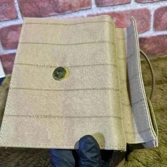 Vintage Liz Clairborne Crossbody Phone Wallet Organizer - Picture 16 of 16